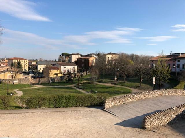 La Casa Della Ada Otel Castelnuovo del Garda Dış mekan fotoğraf
